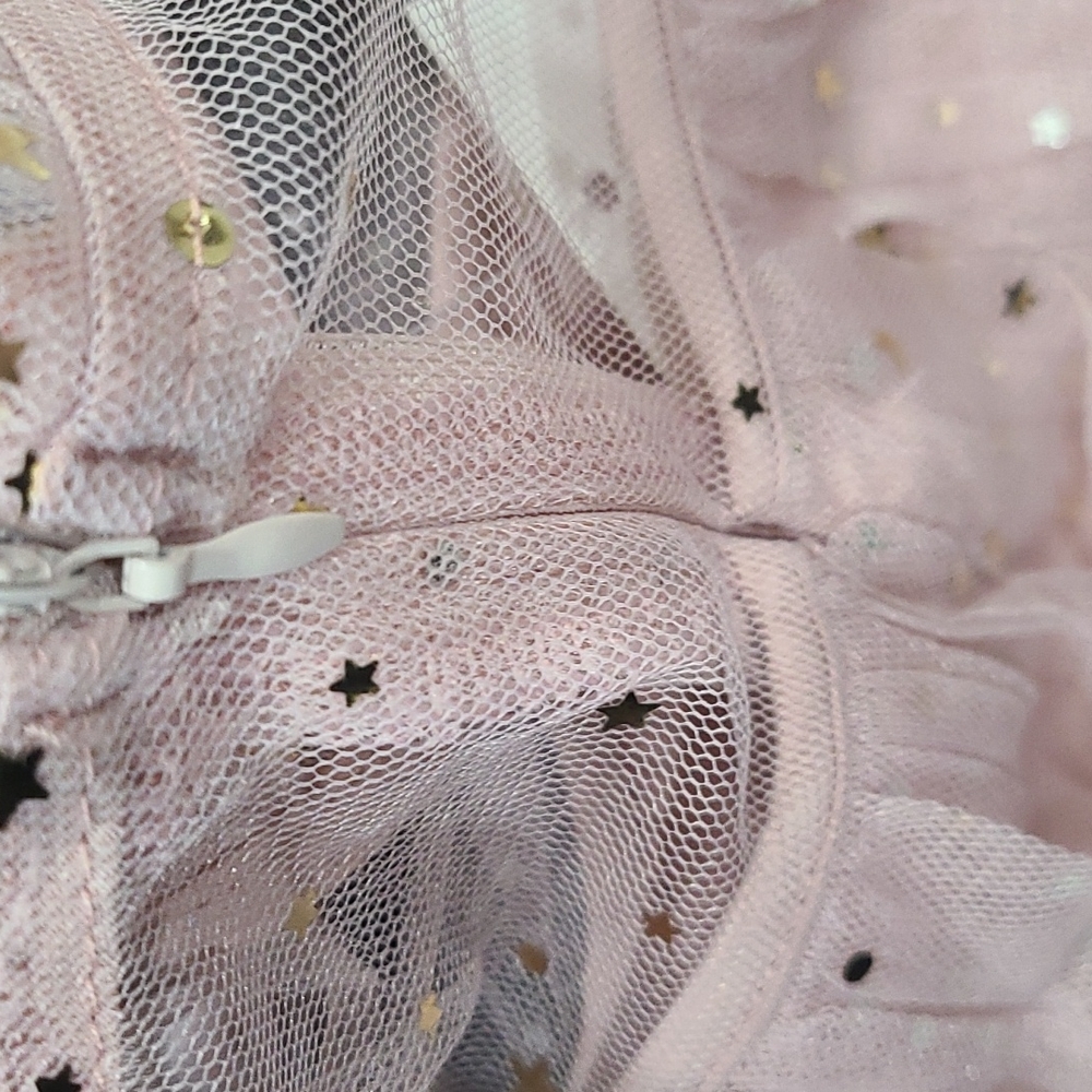 ❣️ MOVING SALE ❣️ Ruffle layered dress with star accents - Picture 6 of 6